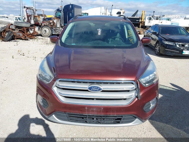 1FMCU9GD1JUA92952 Ford ESCAPE SE