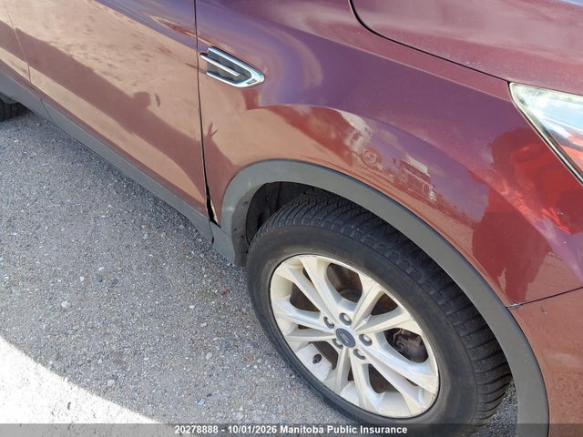 1FMCU9GD1JUA92952 Ford ESCAPE SE