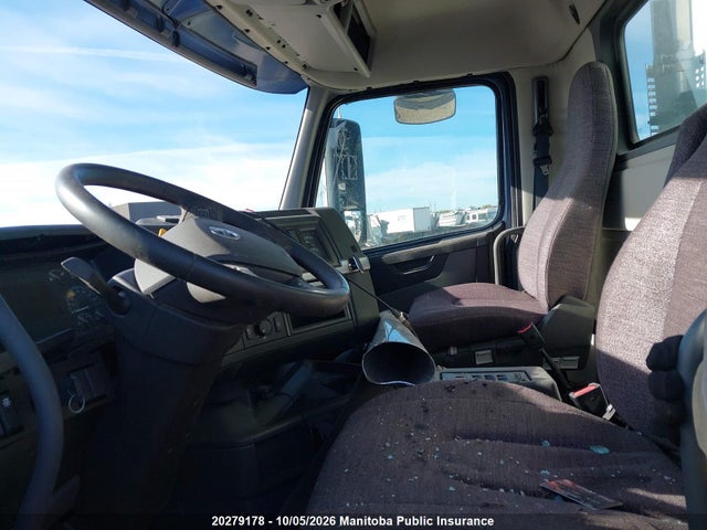 Volvo Vhd64b300 2025 4V5KC9DH2SN679974 Image 8