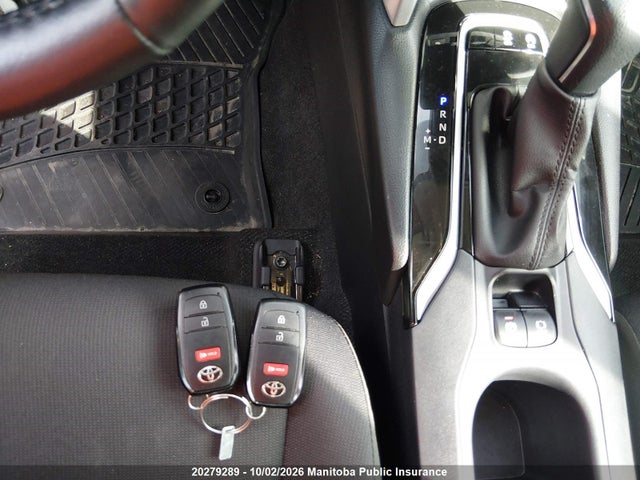 20279289 :رقم المزاد ، 7MUCAABG7SV121611 vin ، 2025 Toyota Corolla Cross Le مزاد بيع