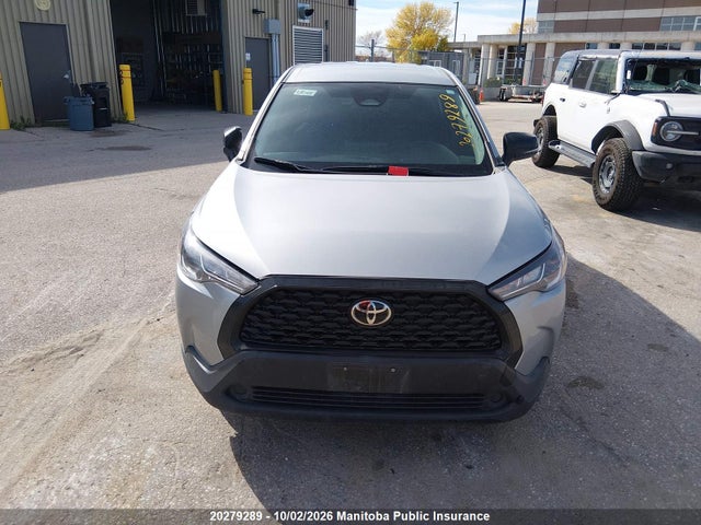 20279289 :رقم المزاد ، 7MUCAABG7SV121611 vin ، 2025 Toyota Corolla Cross Le مزاد بيع