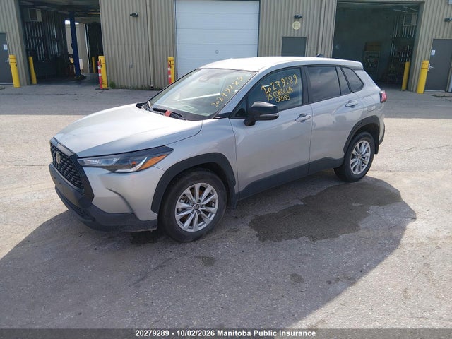 20279289 :رقم المزاد ، 7MUCAABG7SV121611 vin ، 2025 Toyota Corolla Cross Le مزاد بيع