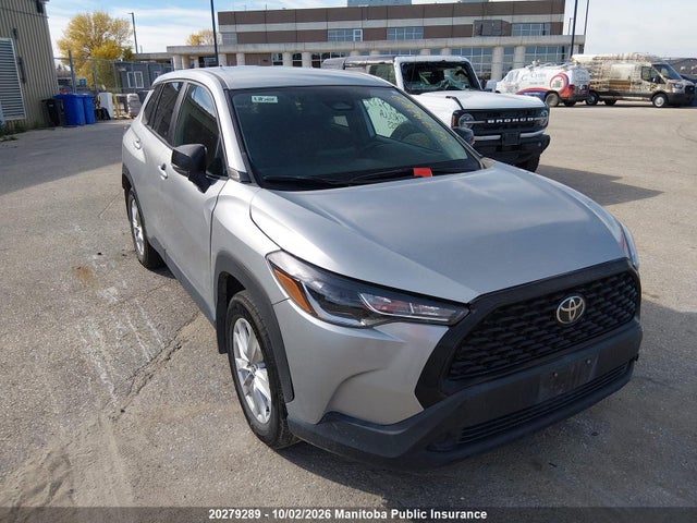 20279289 :رقم المزاد ، 7MUCAABG7SV121611 vin ، 2025 Toyota Corolla Cross Le مزاد بيع