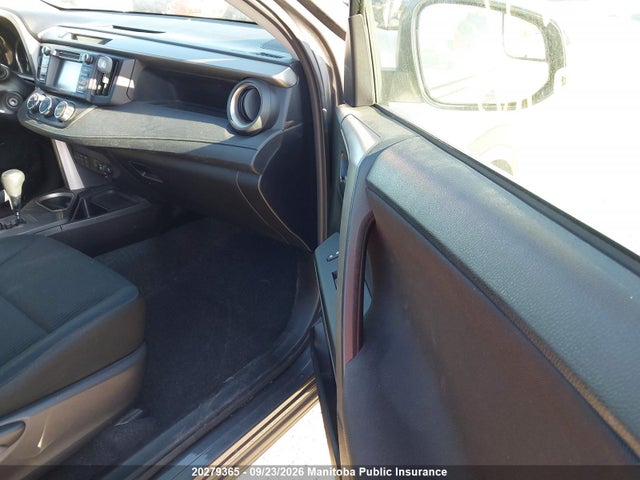 Toyota RAV4 LE 2017 2T3BFREV4HW611737 Image 5