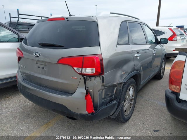 KIA SORENTO LX 2015 5XYKTCA63FG552311 Image 4