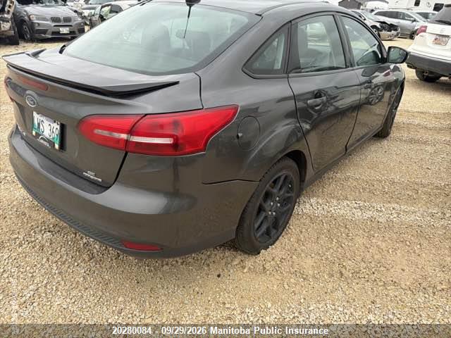 Ford FOCUS SE 2015 1FADP3F20FL331908 Image 3