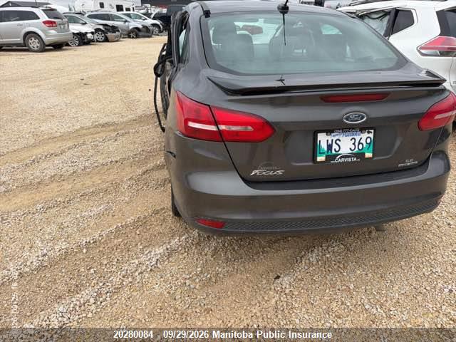 Ford FOCUS SE 2015 1FADP3F20FL331908 Image 4