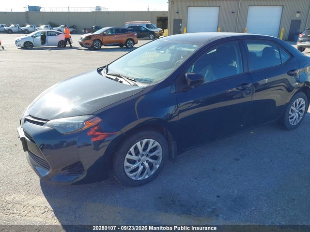 Toyota COROLLA LE 2018 2T1BURHE5JC094546 Image 2