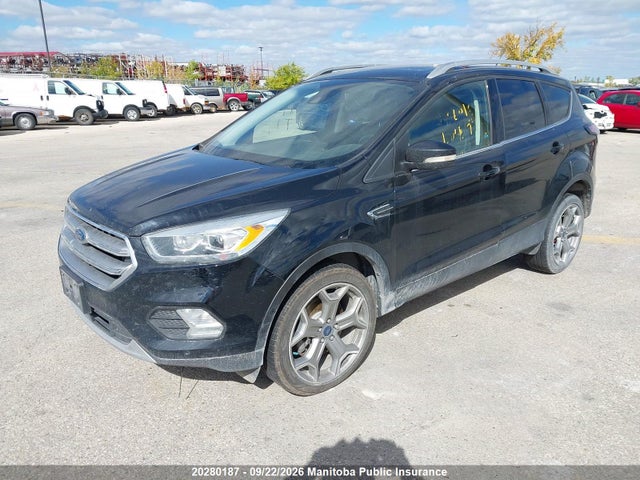 Ford Escape Titanium 2017 1FMCU9J97HUA00290 Image 2