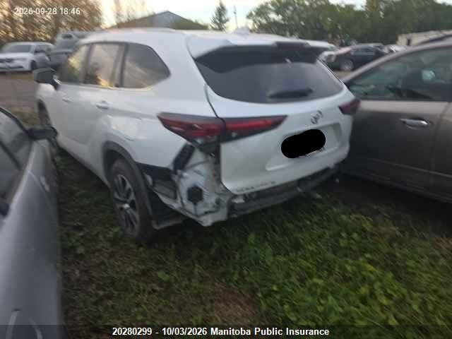 Toyota Highlander Xle 2024 5TDKDRBH9RS543460 Image 3