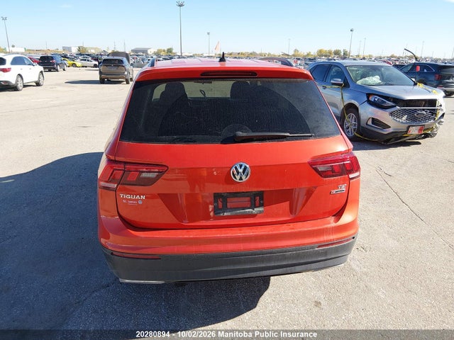 20280894 :رقم المزاد ، 3VV0B7AX8JM036968 vin ، 2018 Volkswagen Tiguan 2.0 Tsi مزاد بيع