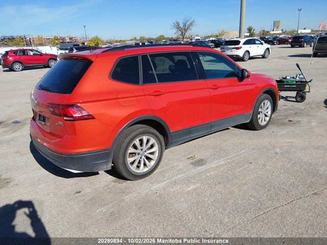 20280894 :رقم المزاد ، 3VV0B7AX8JM036968 vin ، 2018 Volkswagen Tiguan 2.0 Tsi مزاد بيع