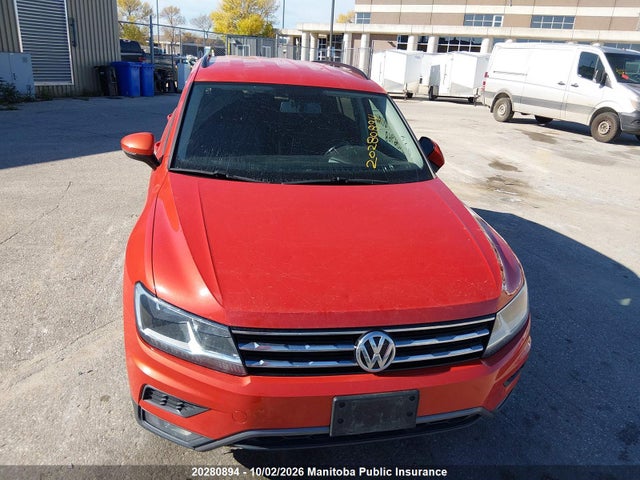 20280894 :رقم المزاد ، 3VV0B7AX8JM036968 vin ، 2018 Volkswagen Tiguan 2.0 Tsi مزاد بيع