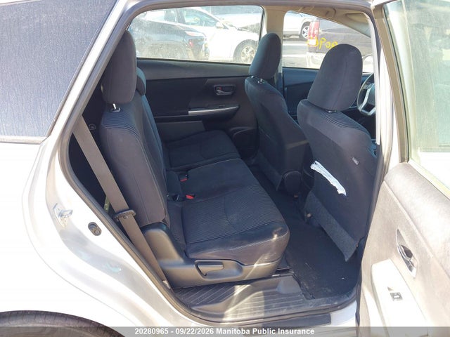 Toyota PRIUS V 2015 JTDZN3EU6FJ033397 Image 8