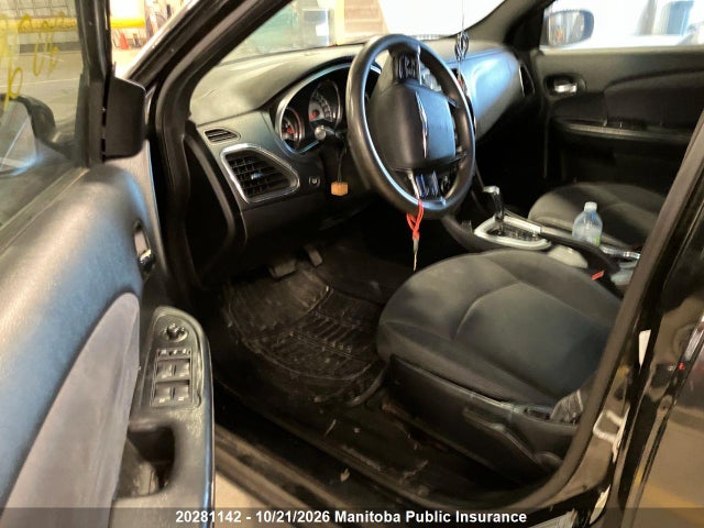 Продажа на аукционе авто 2013 Chrysler 200 Lx, vin: 1C3CCBAB7DN569683, номер лота: 20281142