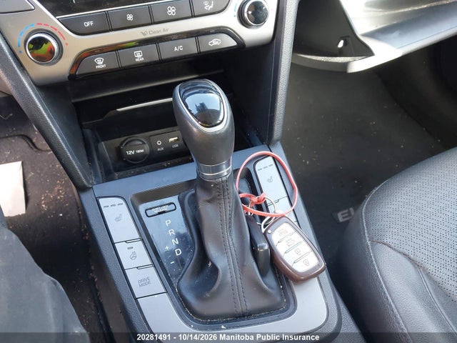KMHD84LF9HU293558 Hyundai ELANTRA SE