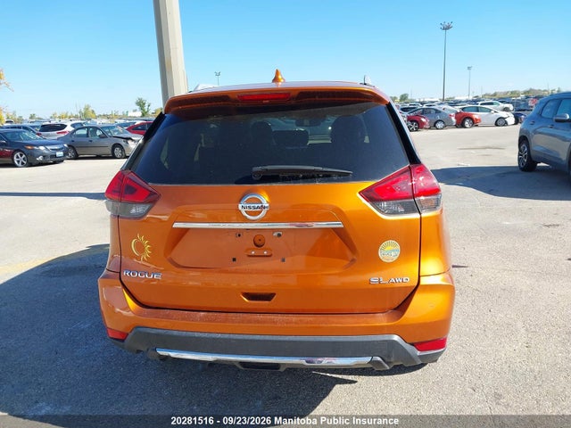 20281516 :رقم المزاد ، 5N1AT2MV3HC740015 vin ، 2017 Nissan Rogue Sl مزاد بيع