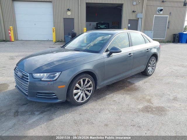 Продажа на аукционе авто 2017 Audi A4 2.0t Quattro, vin: WAUANAF41HN012742, номер лота: 20281539