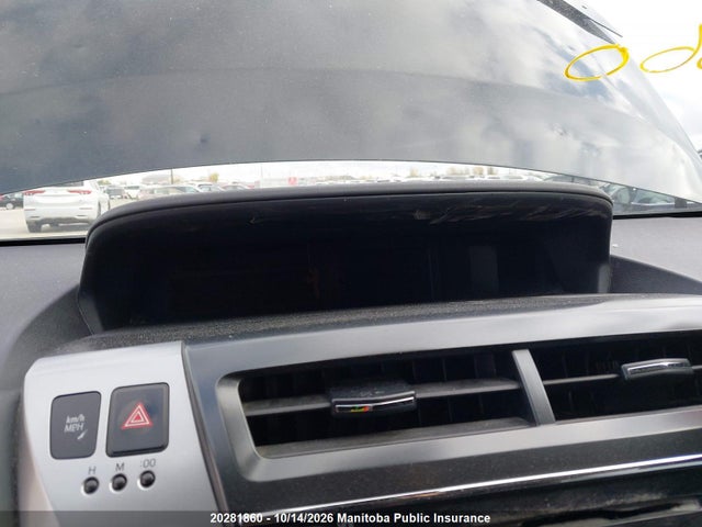 JTDZN3EU8JJ074915 Toyota PRIUS V