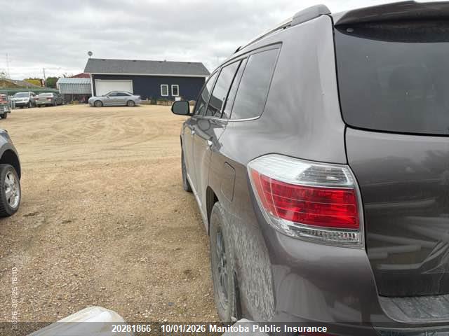20281866 :رقم المزاد ، JTEDC3EH2D2014271 vin ، 2013 Toyota Highlander Hybrid Limited مزاد بيع
