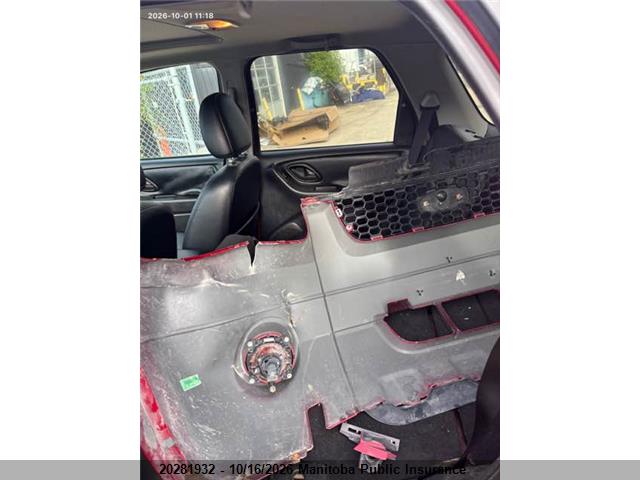 20281932 :رقم المزاد ، 1FMYU94105KD83783 vin ، 2005 Ford Escape Xlt V6 مزاد بيع
