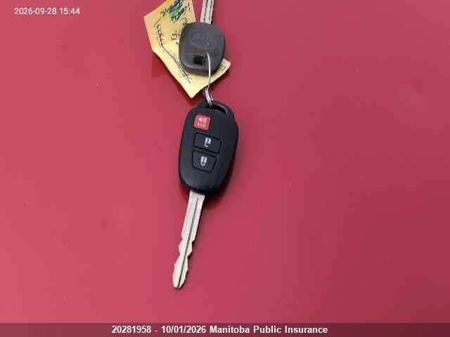 2T3ZFREV7EW073660 Toyota RAV4 LE