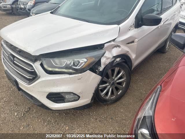 Продажа на аукционе авто 2017 Ford Escape Se, vin: 1FMCU9G96HUA43090, номер лота: 20282007