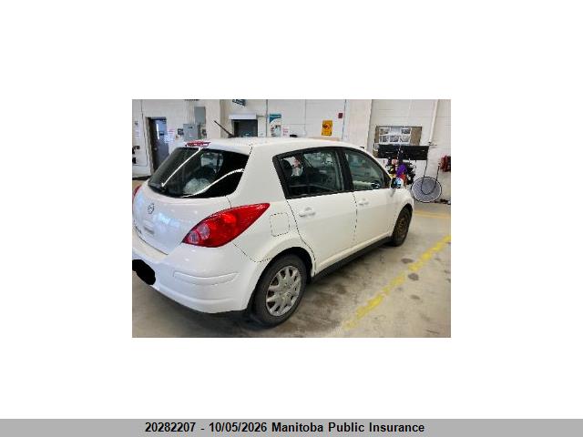 20282207 :رقم المزاد ، 3N1BC1CP1AL400994 vin ، 2010 Nissan Versa 1.8 S مزاد بيع