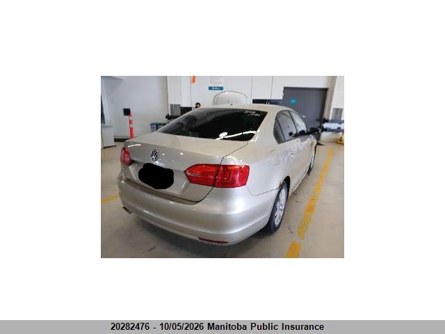 20282476 :رقم المزاد ، 3VWDK7AJ5CM465304 vin ، 2012 Volkswagen Jetta 2.0 مزاد بيع