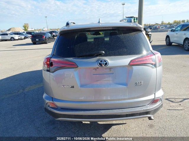 Toyota Rav4 Xle 2017 2T3RFREV9HW635045 Image 16