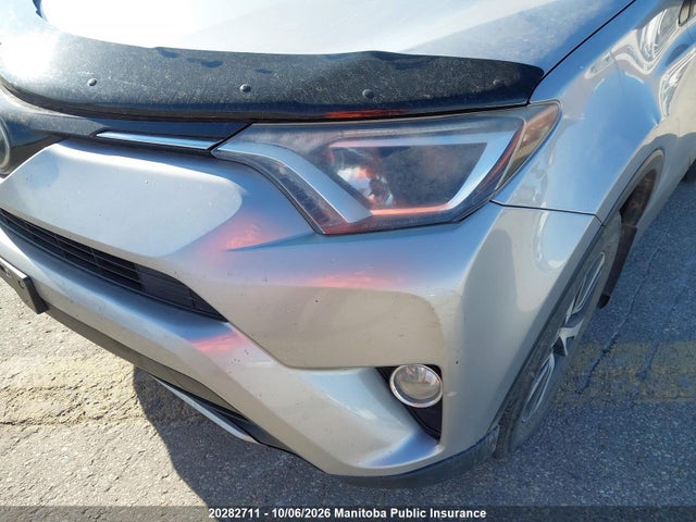Toyota Rav4 Xle 2017 2T3RFREV9HW635045 Image 17