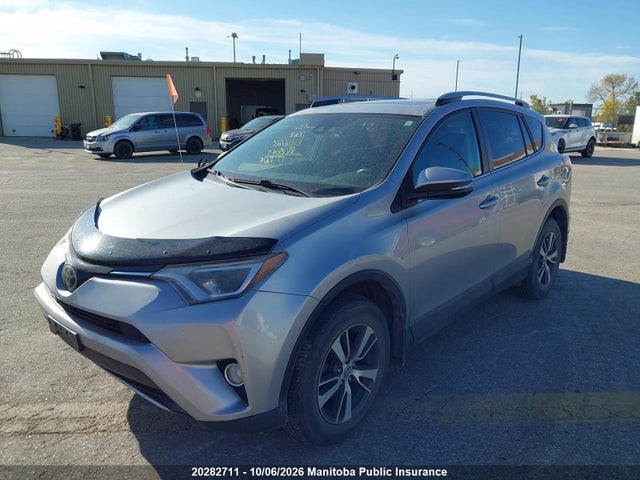 Toyota Rav4 Xle 2017 2T3RFREV9HW635045 Image 2