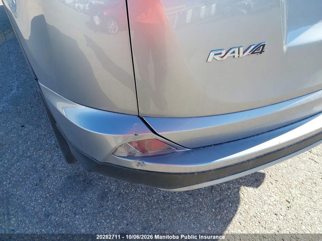 Toyota Rav4 Xle 2017 2T3RFREV9HW635045 Image 6