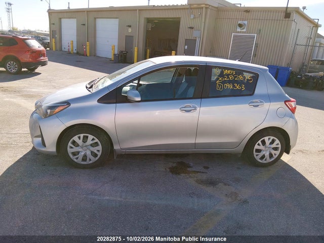 Toyota YARIS LE 2018 VNKKTUD31JA092363 Image 14