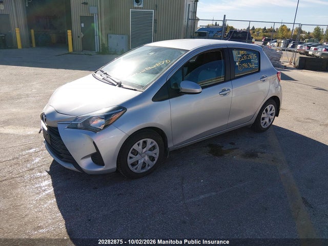 Toyota YARIS LE 2018 VNKKTUD31JA092363 Image 2