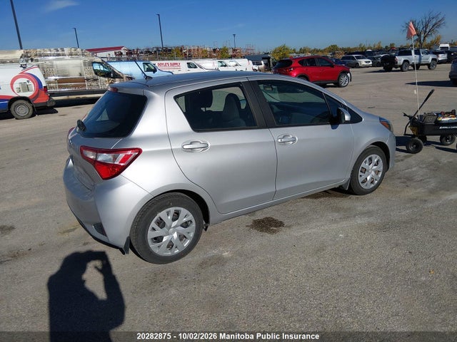 Toyota YARIS LE 2018 VNKKTUD31JA092363 Image 4