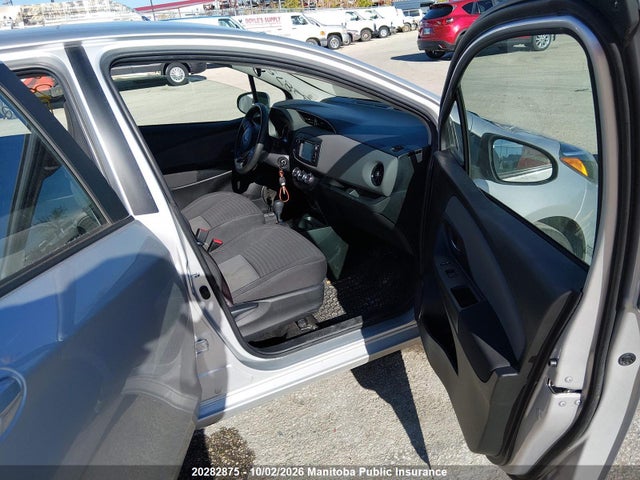 Toyota YARIS LE 2018 VNKKTUD31JA092363 Image 5