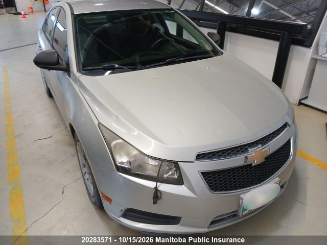 20283571 :رقم المزاد ، 1G1PL5SH1D7240816 vin ، 2013 Chevrolet Cruze Ls مزاد بيع