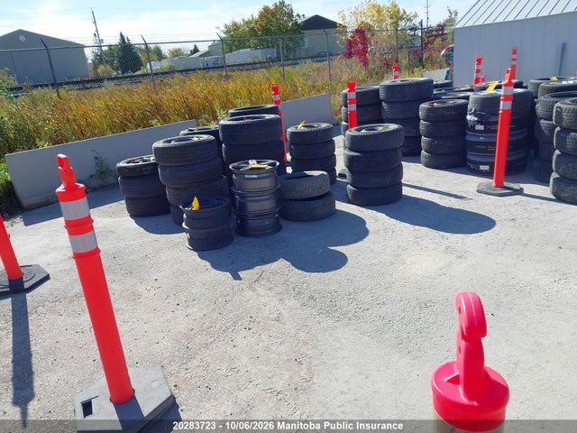 20283723 :رقم المزاد ، 00000000000000000 vin ، 0 Tires Tires مزاد بيع
