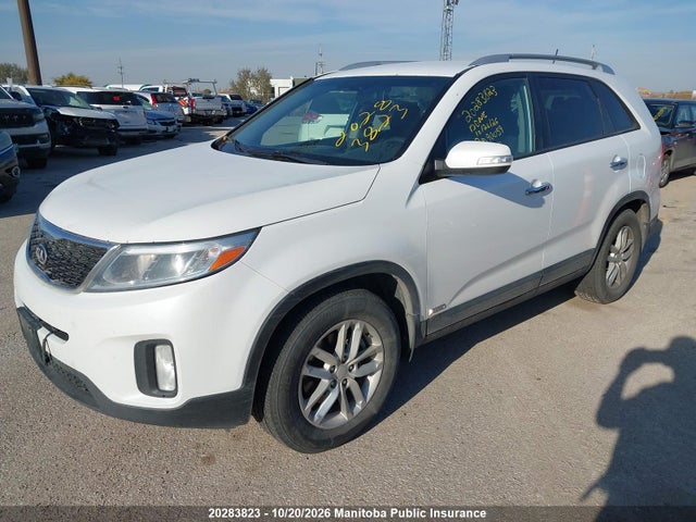 KIA SORENTO LX 2015 5XYKTCA60FG590059 Image 2