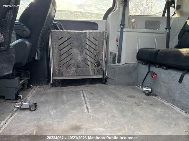 Dodge Grand Caravan Crew 2017 2C4RDGDG0HR682844 Image 12