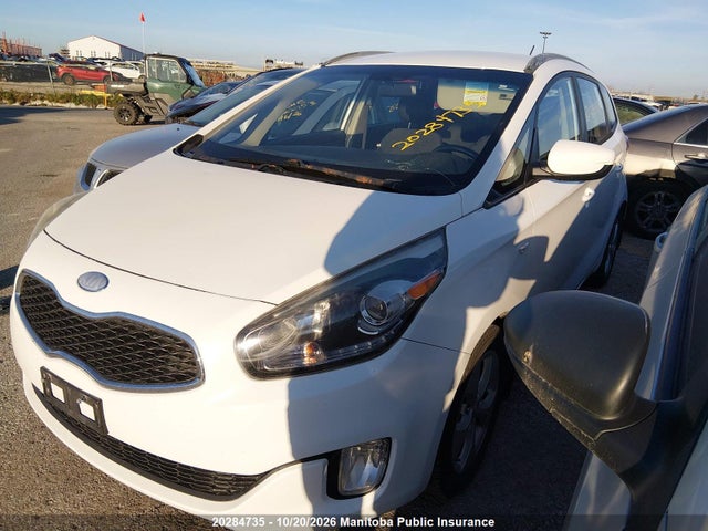 KIA Rondo Lx 2014 KNAHT8A31E7022425 Image 2