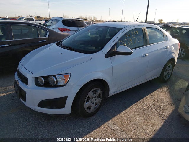 Chevrolet SONIC LT 2014 1G1JC5EH3E4193938 Image 2