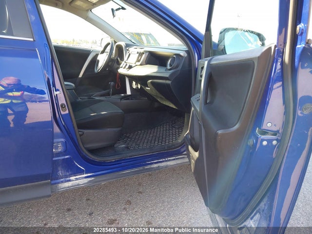 Продаж на аукціоні авто 2015 Toyota Rav4 Le, vin: 2T3BFREVXFW380095, номер лоту: 20285493