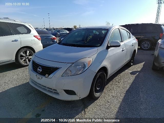 3N1CN7AP0EL817517 Nissan Versa 1.6 Sv