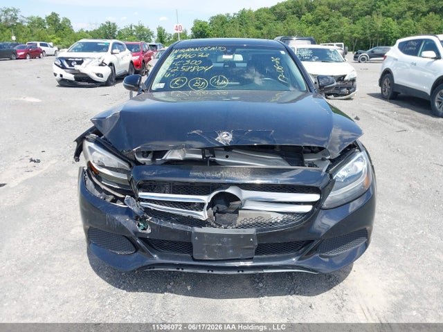 2018 Mercedes-benz C 300 4matic მანქანა იყიდება აუქციონზე, vin: 55SWF4KB1JU258804, აუქციონის ნომერი: 11396072