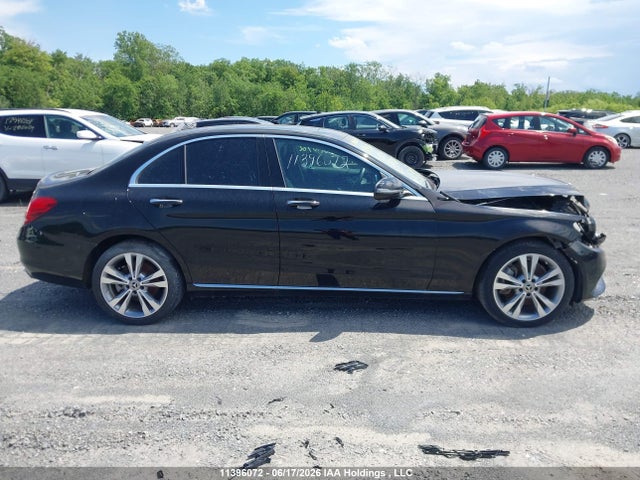 2018 Mercedes-benz C 300 4matic მანქანა იყიდება აუქციონზე, vin: 55SWF4KB1JU258804, აუქციონის ნომერი: 11396072
