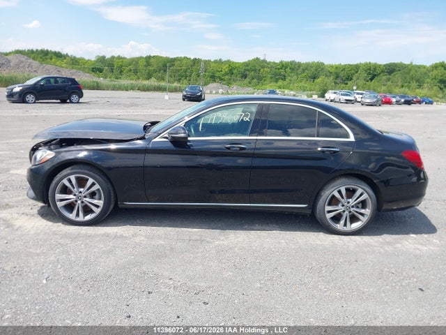 2018 Mercedes-benz C 300 4matic მანქანა იყიდება აუქციონზე, vin: 55SWF4KB1JU258804, აუქციონის ნომერი: 11396072