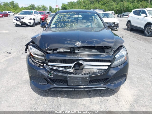 2018 Mercedes-benz C 300 4matic მანქანა იყიდება აუქციონზე, vin: 55SWF4KB1JU258804, აუქციონის ნომერი: 11396072