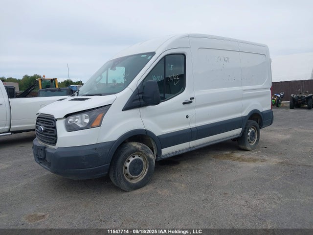 Ford Transit 2018 1FTYR1CM5JKB48762 Image 2